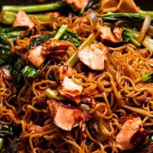 Yakisoba Noodles, Teriyaki & Salmon [Medium Tray]